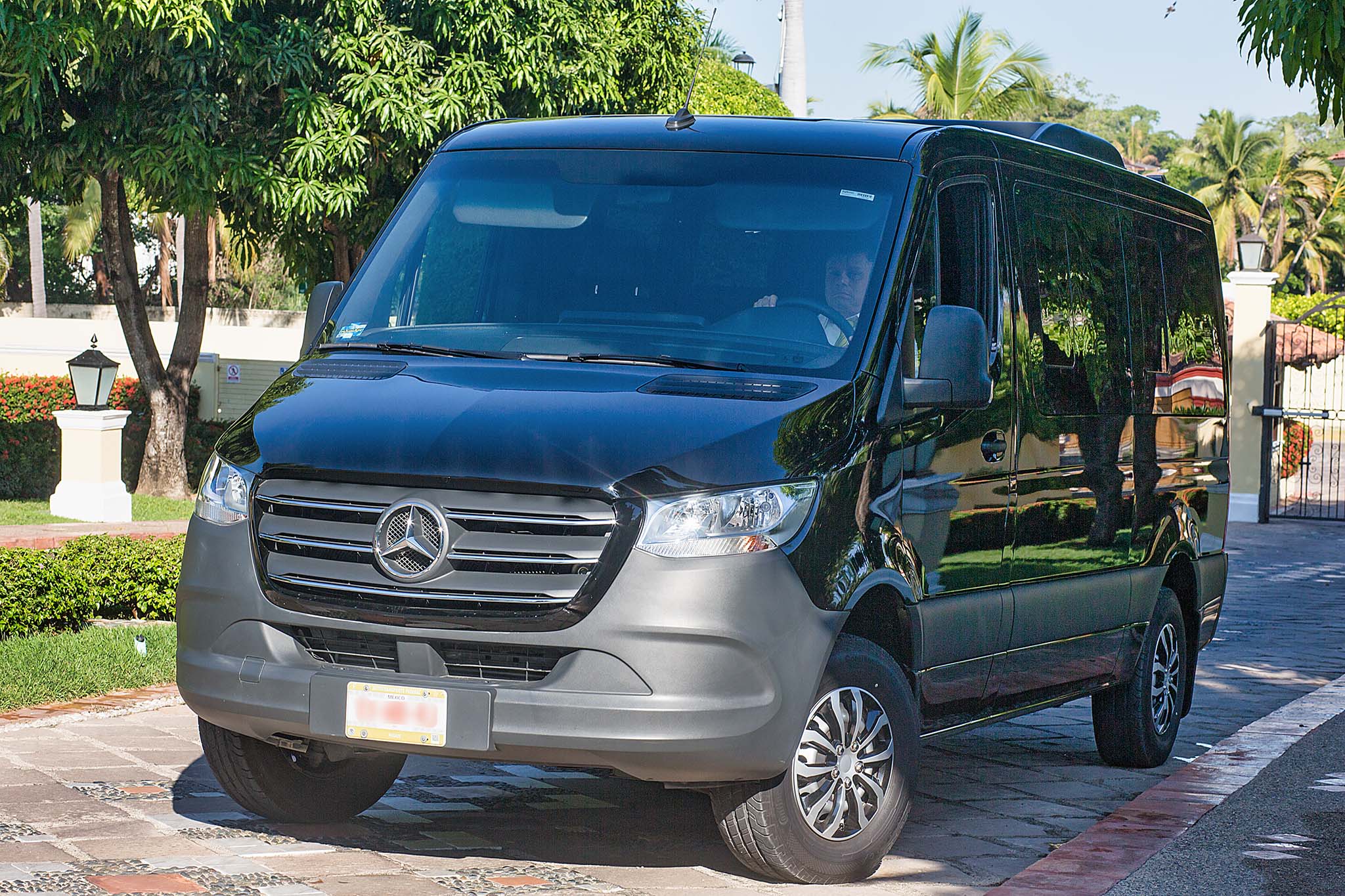 vip services – transportation from pvr airport to your hotel00020 vip services - transportation from pvr airport to your hotel00020